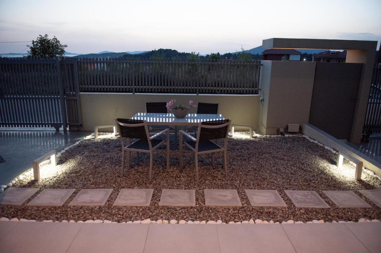 Luxury Autonomous Ground Floor Apartment Igoumenitsa Exterior foto